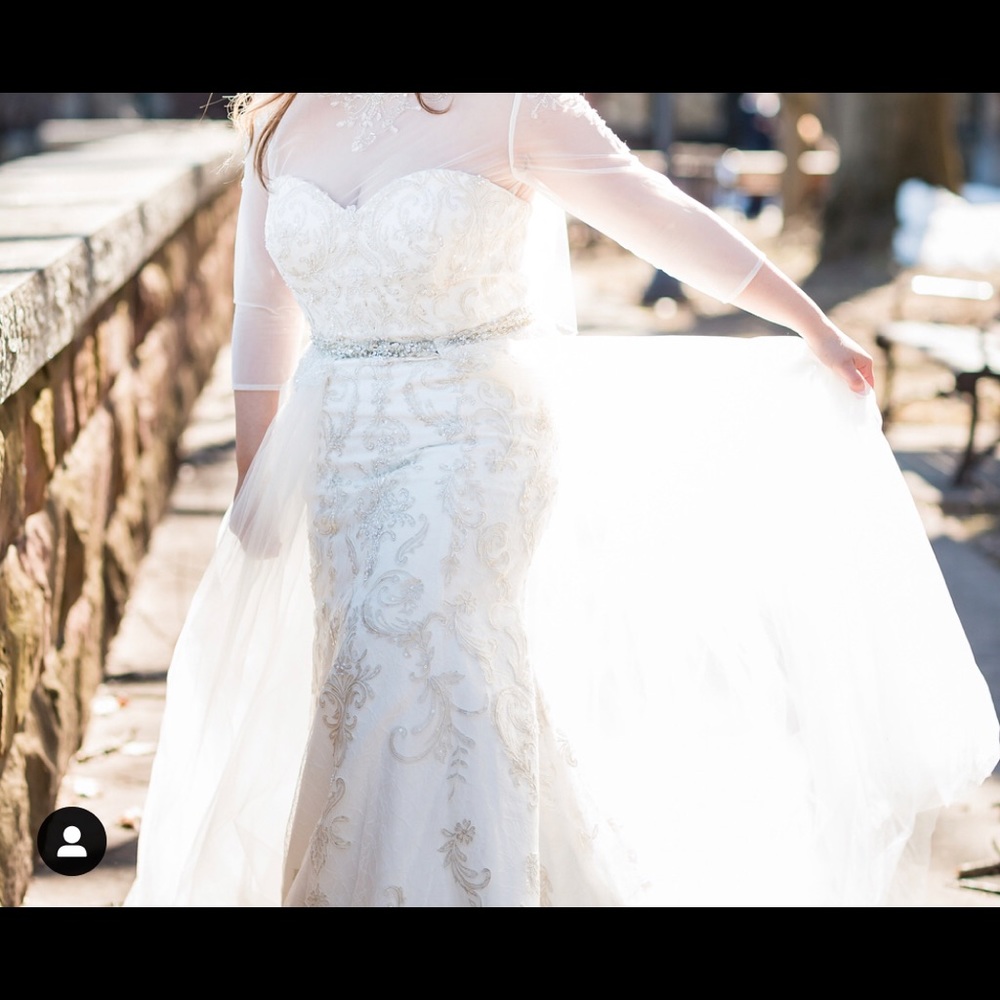 Wedding dress